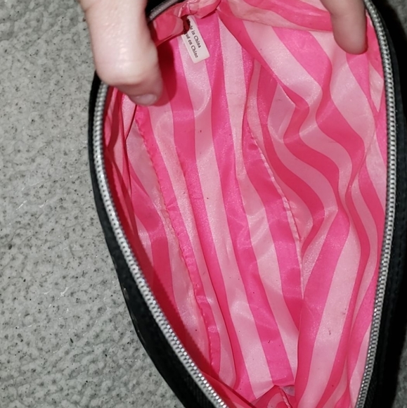 Makeup bag - Picture 2 of 2